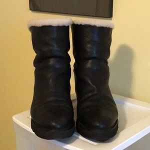 Aquatalia Black Waterproof Leather Shearling Lined Boots